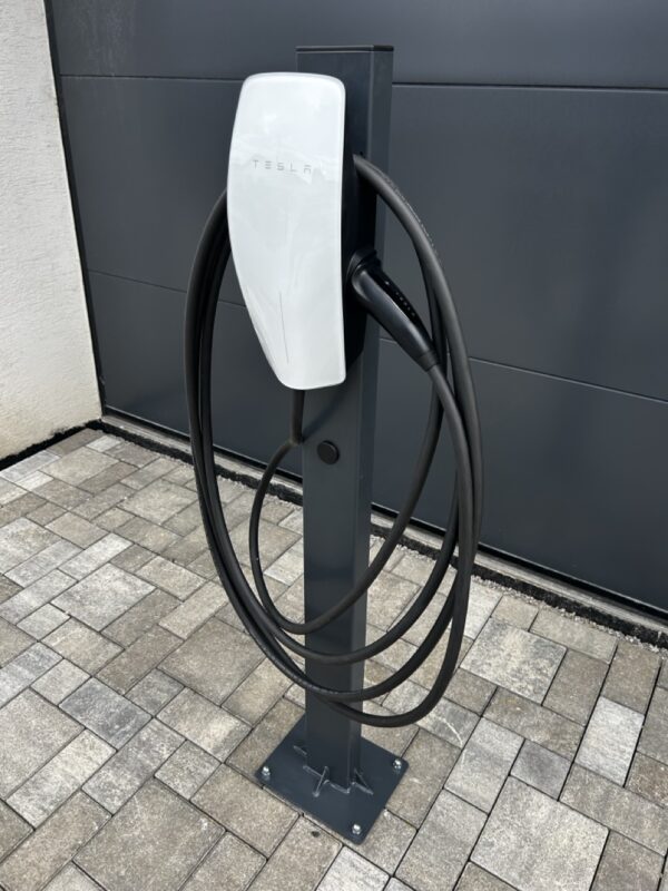 Tesla stoja antracit2 Stĺpik pre Tesla wallbox Antracit