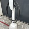 Tesla stojan Biely3 Stojan pre Tesla wallbox Biely
