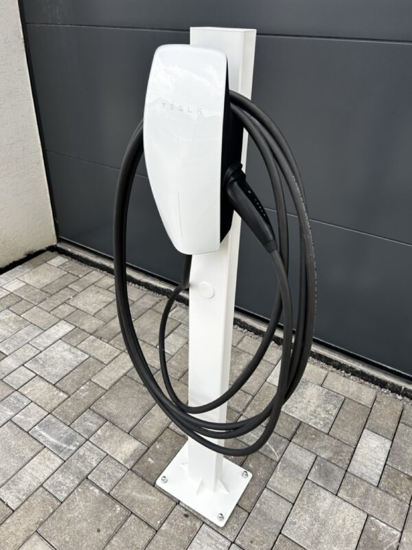 Tesla stojan Biely2 Stojan pre Tesla wallbox Biely