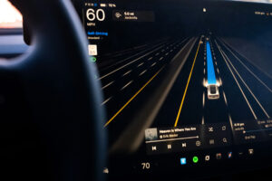 Tesla vyhodnocuje údaje ako človek