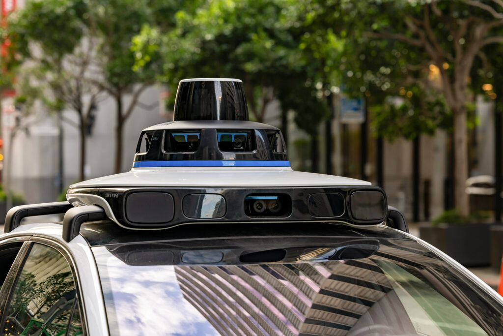 Lidar systém v automobiloch